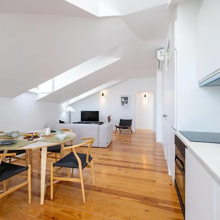 Sunny By Soulplaces Apartment