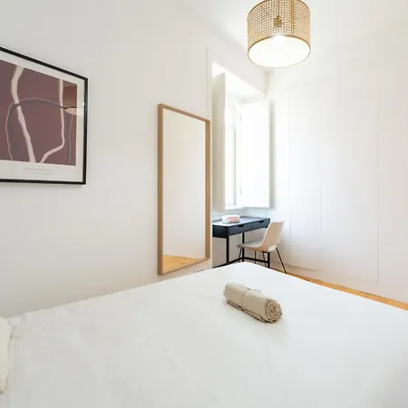 Sunny By Soulplaces Apartment