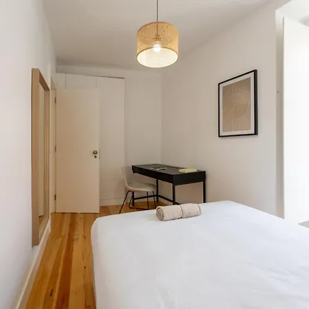 Apartment Sunny By Soulplaces
