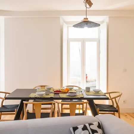 Sunny By Soulplaces Apartment