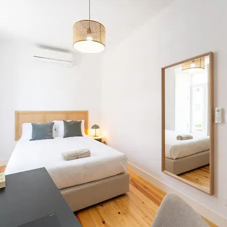 Apartment Sunny By Soulplaces